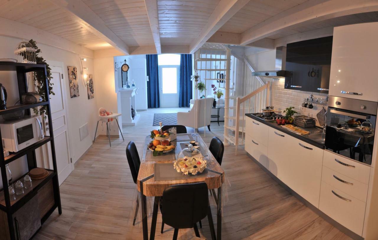 Вилла Casa Tra Borgo E Mare Монополи Экстерьер фото